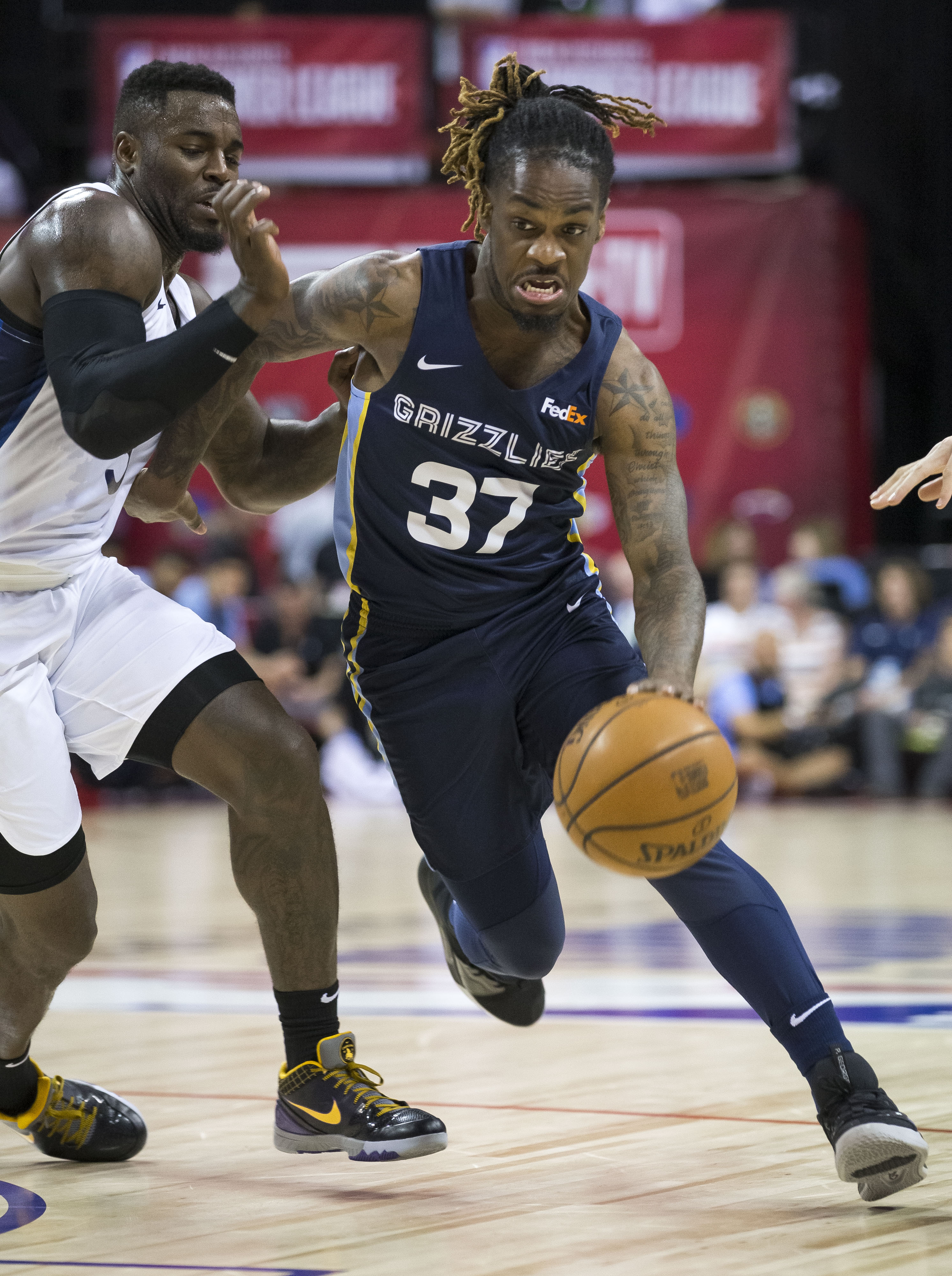 Kaiyun体育中超转会期走向成谜，孟菲斯灰熊队长鼓劲，气氛紧张，更衣室氛围转暖的简单介绍