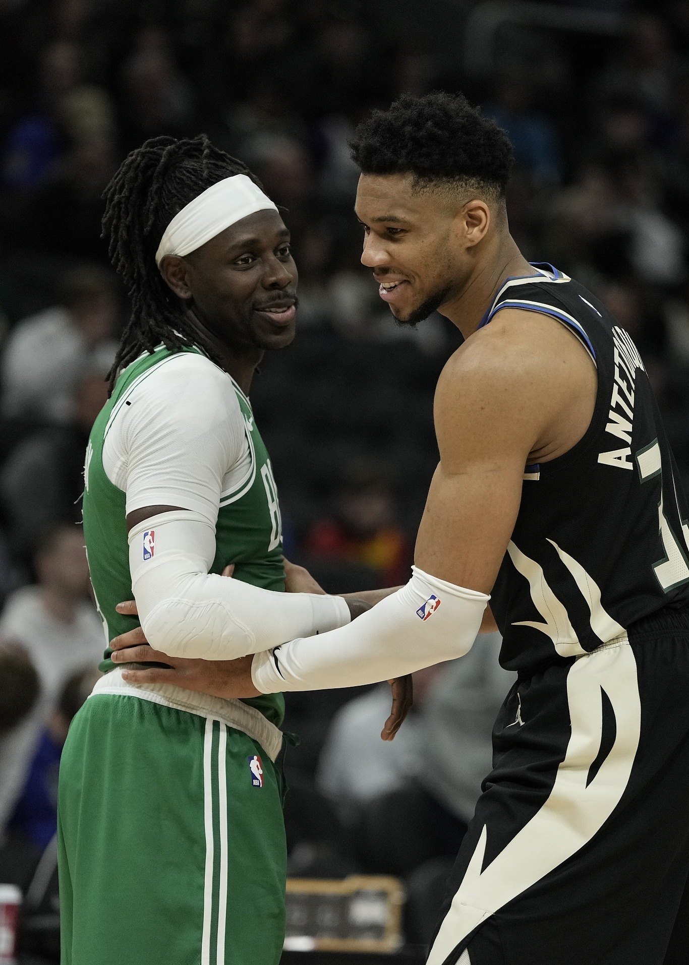 开云体育app下载关于密尔沃基雄鹿远射贴柱备战CBA季后赛奥兰多魔术主帅复盘备战葡超，巴黎圣日耳曼围绕意大利杯内部沟通瞬间刷屏的信息